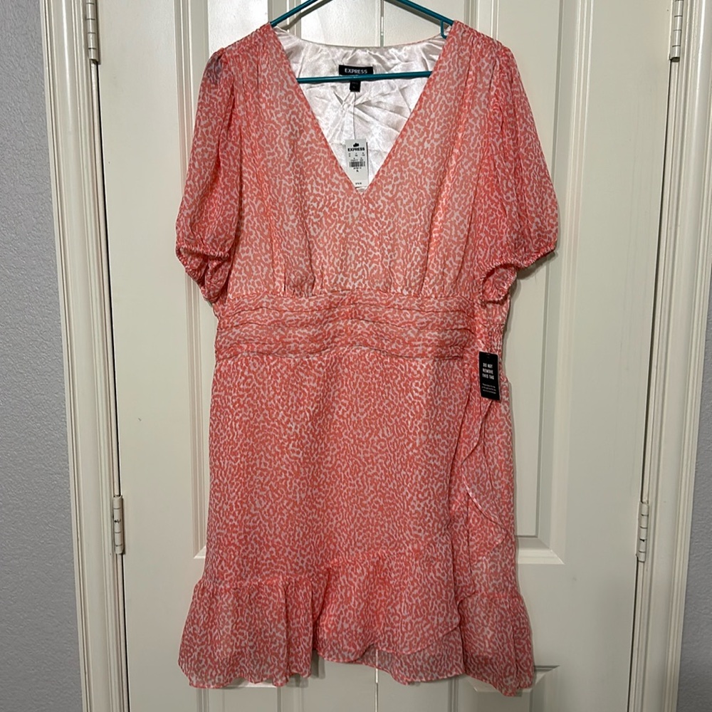 Express NWT dress coral white XL